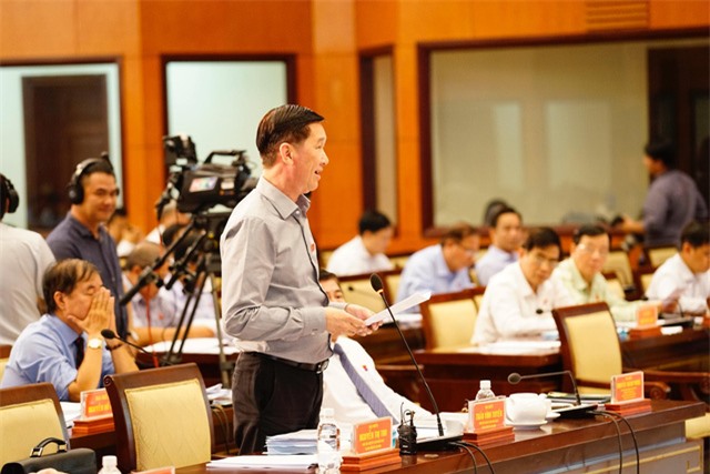 Phó chủ tịch UBND TPHCM Trần Vĩnh Tuyến cho biết thành phố sẽ rà soát lại các trường hợp chưa cấp giấy chứng nhận cho người dân